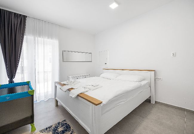 Ferienwohnung in Banjol - Hübsch Interieur und entspannende Umgebung - Max 2 Ferienwohnung in Banjol - Hübsch Interieur und entspannende Umgebung - Max 2