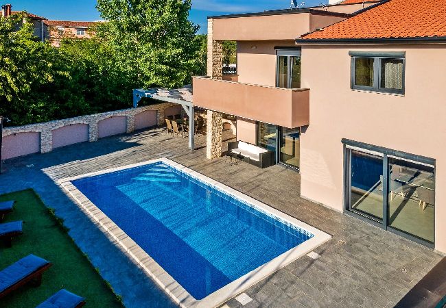 Villa in Pula - Schöne Villa Nika mit beheiztem Pool Villa in Pula - Schöne Villa Nika mit beheiztem Pool