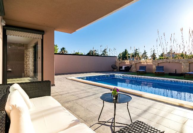 Villa in Pula - Schöne Villa Nika mit beheiztem Pool Villa in Pula - Schöne Villa Nika mit beheiztem Pool