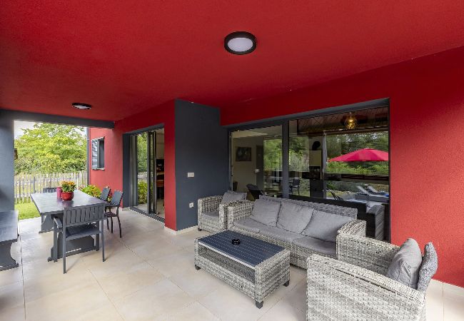 Villa in Kraj Drage - Rotes Haus – friedliche Oase in der Natur Villa in Kraj Drage - Rotes Haus – friedliche Oase in der Natur