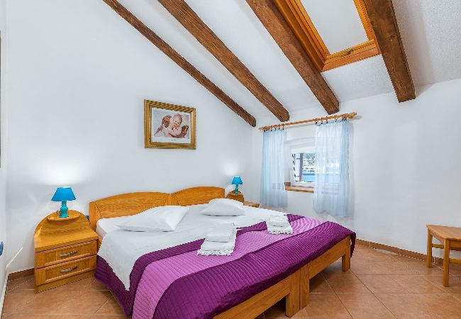 Ferienwohnung in Cres - Urlaub auf der Insel Cres – Lungomare Venezia Ferienwohnung in Cres - Urlaub auf der Insel Cres – Lungomare Venezia