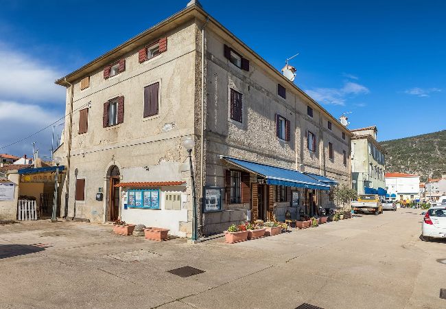 Ferienwohnung in Cres - Urlaub auf der Insel Cres – Lungomare Venezia Ferienwohnung in Cres - Urlaub auf der Insel Cres – Lungomare Venezia