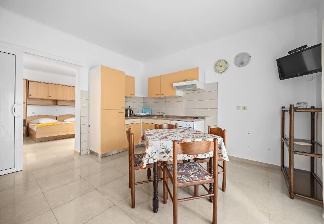 Ferienwohnung in Rab - Meerblick und Bootsliegeplatz - Jurica (4) Ferienwohnung in Rab - Meerblick und Bootsliegeplatz - Jurica (4)