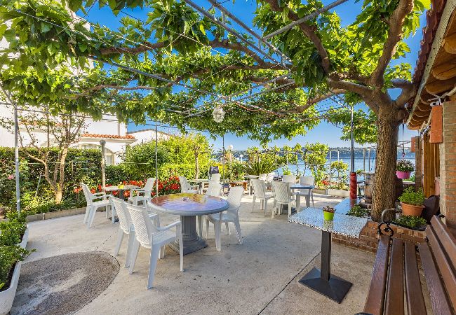 Ferienwohnung in Rab - Meerblick und Bootsliegeplatz - Jurica (Ana) Ferienwohnung in Rab - Meerblick und Bootsliegeplatz - Jurica (Ana)