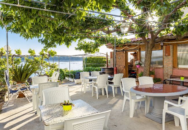Ferienwohnung in Rab - Meerblick und Bootsliegeplatz - Jurica (Ana) Ferienwohnung in Rab - Meerblick und Bootsliegeplatz - Jurica (Ana)
