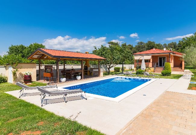 Ferienhaus in Pula - Schöne Familienoase mit privatem Pool – Dolinka Ferienhaus in Pula - Schöne Familienoase mit privatem Pool – Dolinka