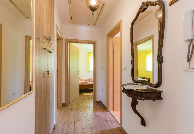 Ferienhaus in Pula - Schöne Familienoase mit privatem Pool – Dolinka Ferienhaus in Pula - Schöne Familienoase mit privatem Pool – Dolinka