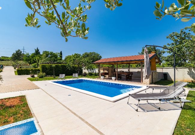 Ferienhaus in Pula - Schöne Familienoase mit privatem Pool – Dolinka Ferienhaus in Pula - Schöne Familienoase mit privatem Pool – Dolinka