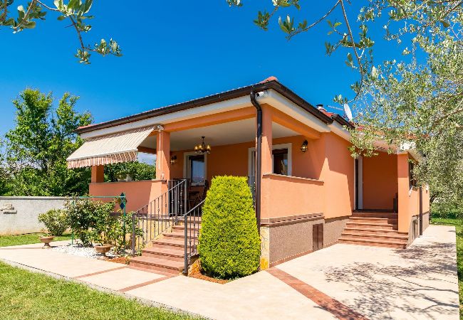 Ferienhaus in Pula - Schöne Familienoase mit privatem Pool – Dolinka Ferienhaus in Pula - Schöne Familienoase mit privatem Pool – Dolinka
