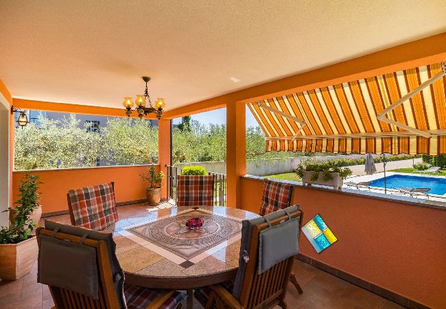 Ferienhaus in Pula - Schöne Familienoase mit privatem Pool – Dolinka Ferienhaus in Pula - Schöne Familienoase mit privatem Pool – Dolinka