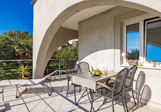 Ferienwohnung in Banjol - Magischer Garten mit Whirlpool - FeWo Blanka A2 Ferienwohnung in Banjol - Magischer Garten mit Whirlpool - FeWo Blanka A2