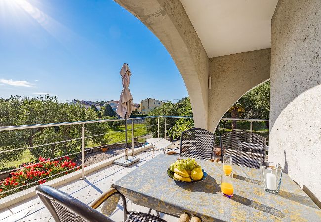 Ferienwohnung in Banjol - Magischer Garten mit Whirlpool - FeWo Blanka A2 Ferienwohnung in Banjol - Magischer Garten mit Whirlpool - FeWo Blanka A2