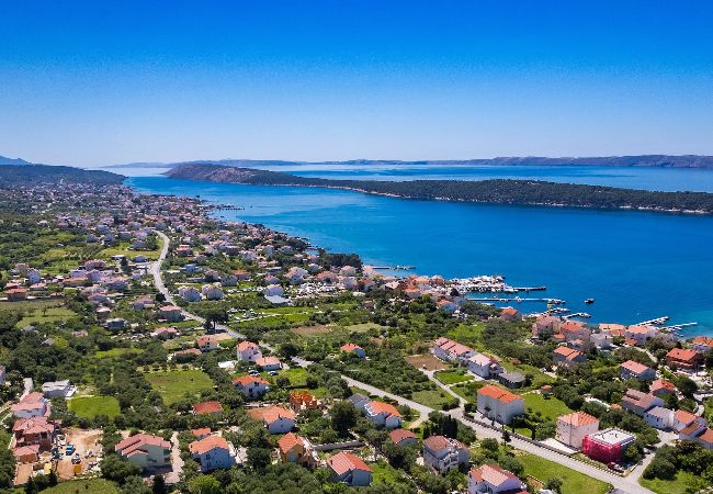 Ferienwohnung in Rab - Meerblick und Bootsliegeplatz - Jurica (Marija) Ferienwohnung in Rab - Meerblick und Bootsliegeplatz - Jurica (Marija)