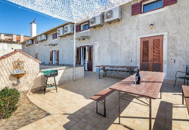 Ferienwohnung in Cres - Inselleben auf Cres - Lungomare Joyce Ferienwohnung in Cres - Inselleben auf Cres - Lungomare Joyce