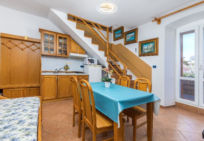 Ferienwohnung in Cres - Inselleben auf Cres - Lungomare Joyce Ferienwohnung in Cres - Inselleben auf Cres - Lungomare Joyce