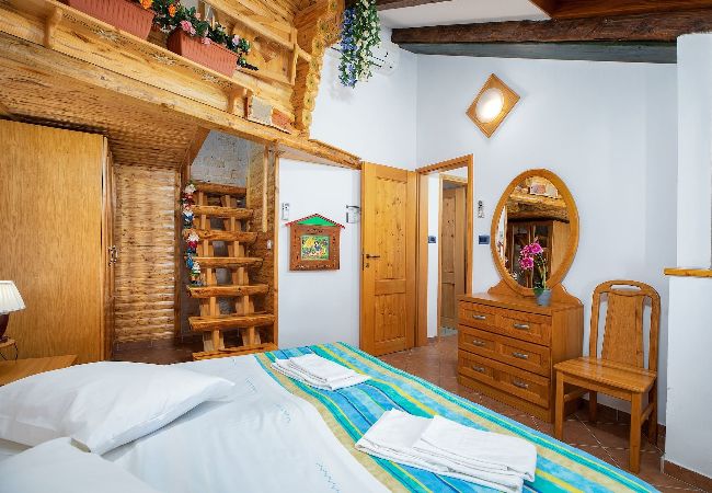 Ferienwohnung in Cres - Inselleben auf Cres - Lungomare Joyce Ferienwohnung in Cres - Inselleben auf Cres - Lungomare Joyce