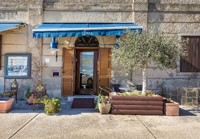 Ferienwohnung in Cres - Yachtleben auf festem Boden - Lungomare Valentina Ferienwohnung in Cres - Yachtleben auf festem Boden - Lungomare Valentina