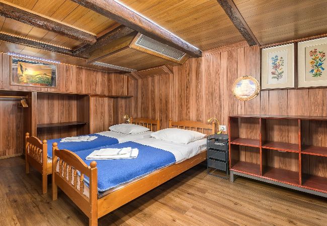 Ferienwohnung in Cres - Yachtleben auf festem Boden - Lungomare Valentina Ferienwohnung in Cres - Yachtleben auf festem Boden - Lungomare Valentina