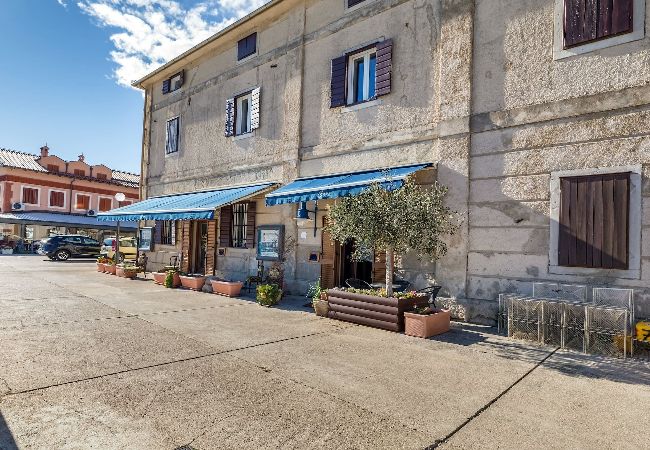 Ferienwohnung in Cres - Yachtleben auf festem Boden - Lungomare Valentina Ferienwohnung in Cres - Yachtleben auf festem Boden - Lungomare Valentina