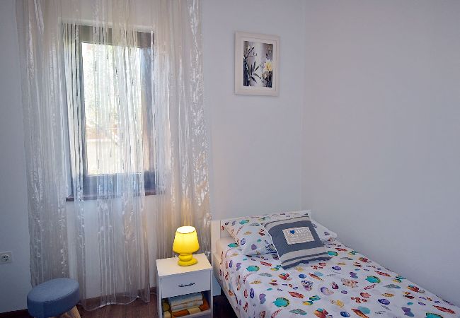 Ferienwohnung in Pula - Apartment Tina mit Terrasse und schönem Garten Ferienwohnung in Pula - Apartment Tina mit Terrasse und schönem Garten