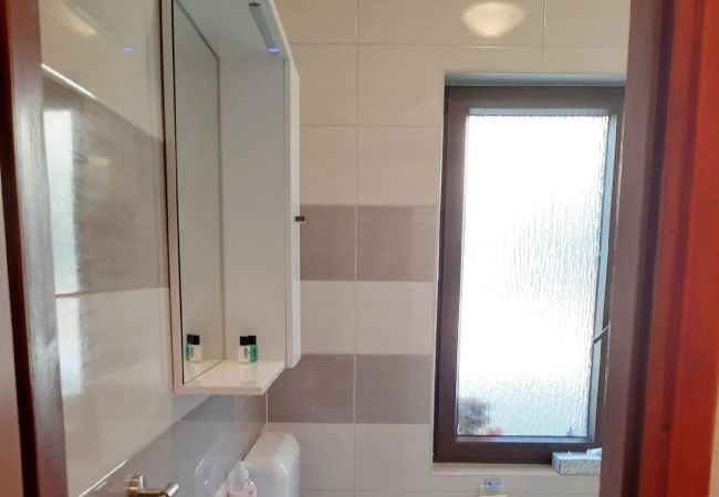 Ferienwohnung in Pula - Apartment Tina mit Terrasse und schönem Garten Ferienwohnung in Pula - Apartment Tina mit Terrasse und schönem Garten