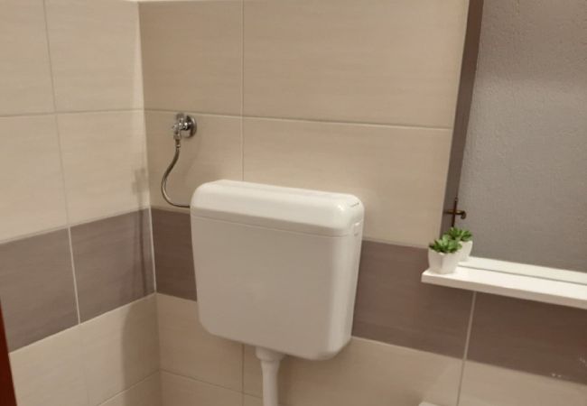 Ferienwohnung in Pula - Apartment Tina mit Terrasse und schönem Garten Ferienwohnung in Pula - Apartment Tina mit Terrasse und schönem Garten