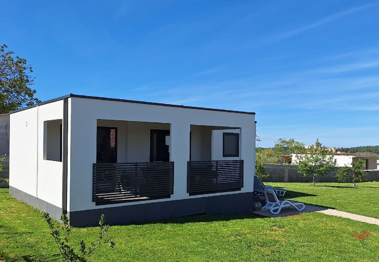 Ferienhaus in Pula - Modernes Haus Lucia in den ruhigen Vororten