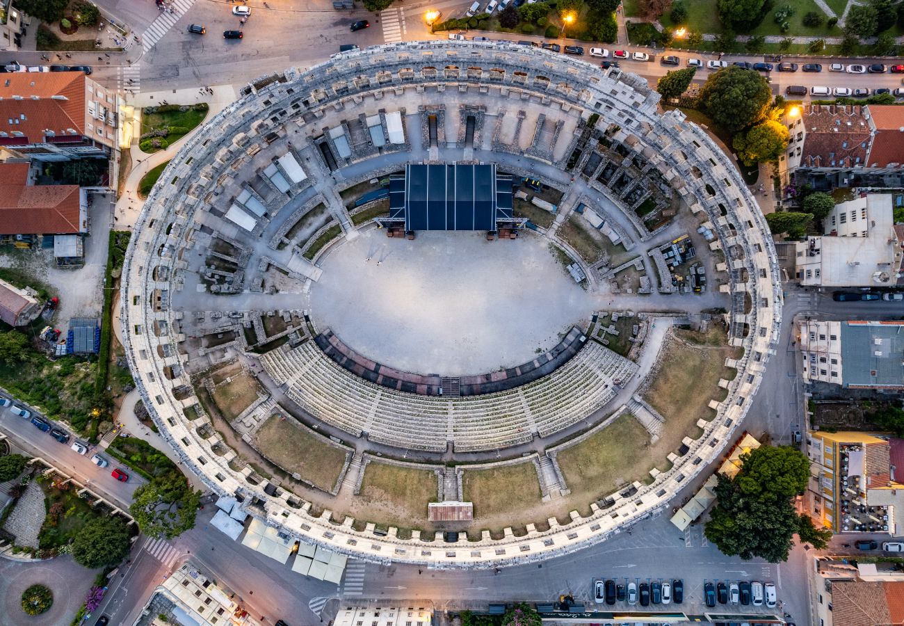 Ferienwohnung in Pula - Städteurlaub in Pula - FeWo Capitolina