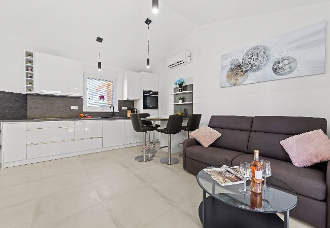 Ferienwohnung in Peroj - Barbariga Beach Apartment - Urlaubsoase Ferienwohnung in Peroj - Barbariga Beach Apartment - Urlaubsoase