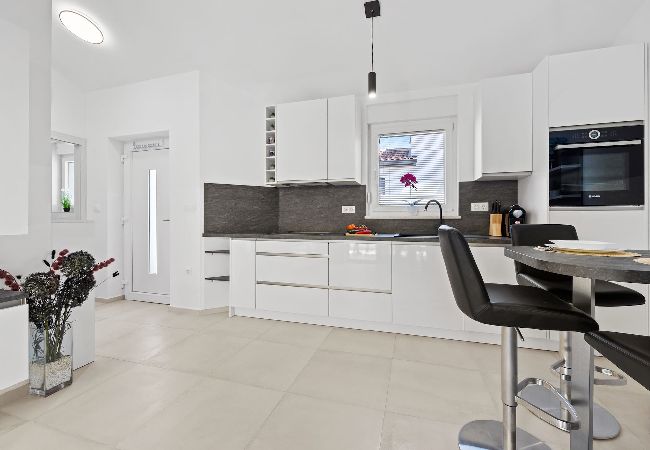 Ferienwohnung in Peroj - Barbariga Beach Apartment - Urlaubsoase Ferienwohnung in Peroj - Barbariga Beach Apartment - Urlaubsoase