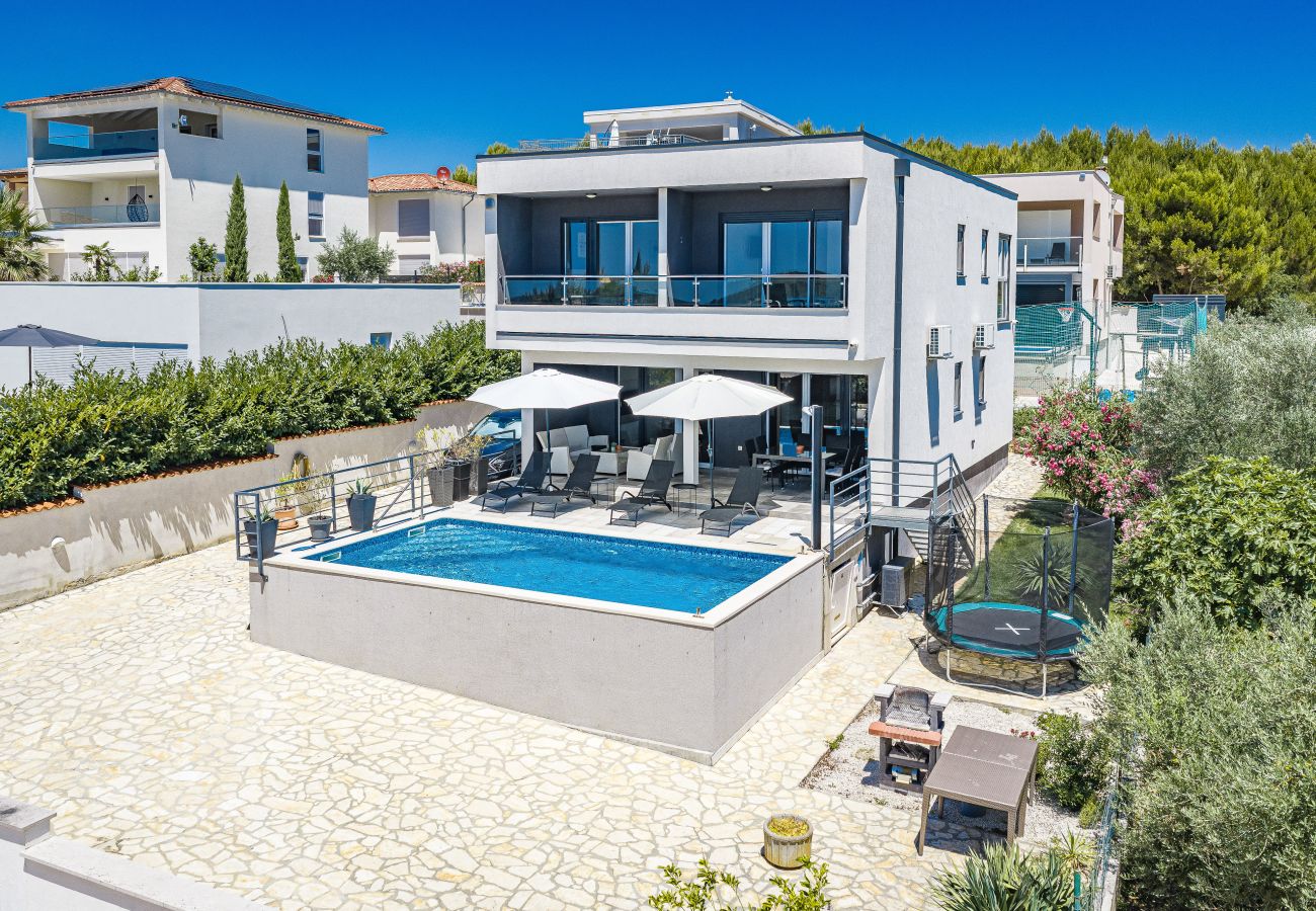 Villa in Pomer - Villa Pura Vida - Privater Pool, Meerblick