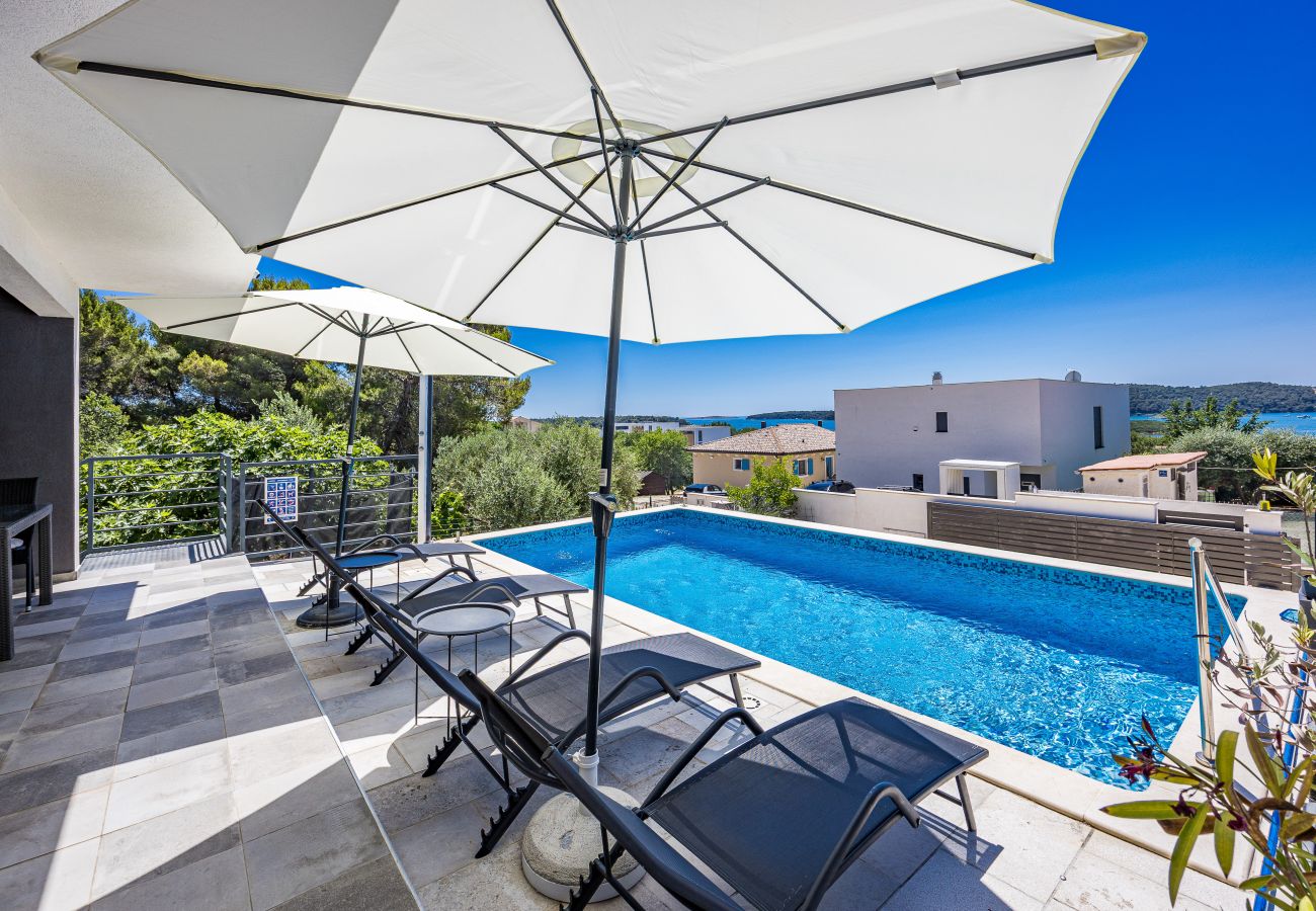 Villa in Pomer - Villa Pura Vida - Privater Pool, Meerblick