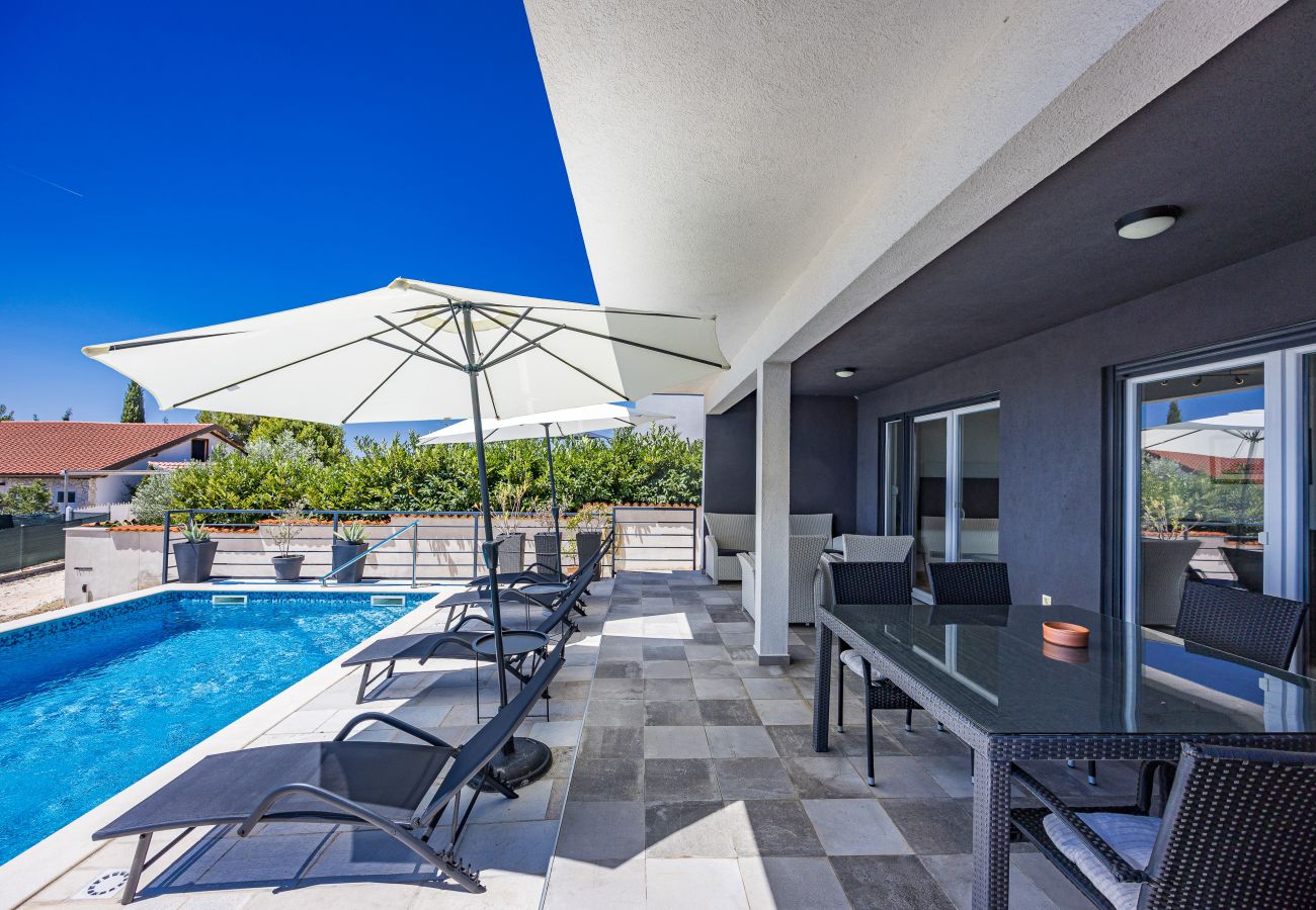 Villa in Pomer - Villa Pura Vida - Privater Pool, Meerblick
