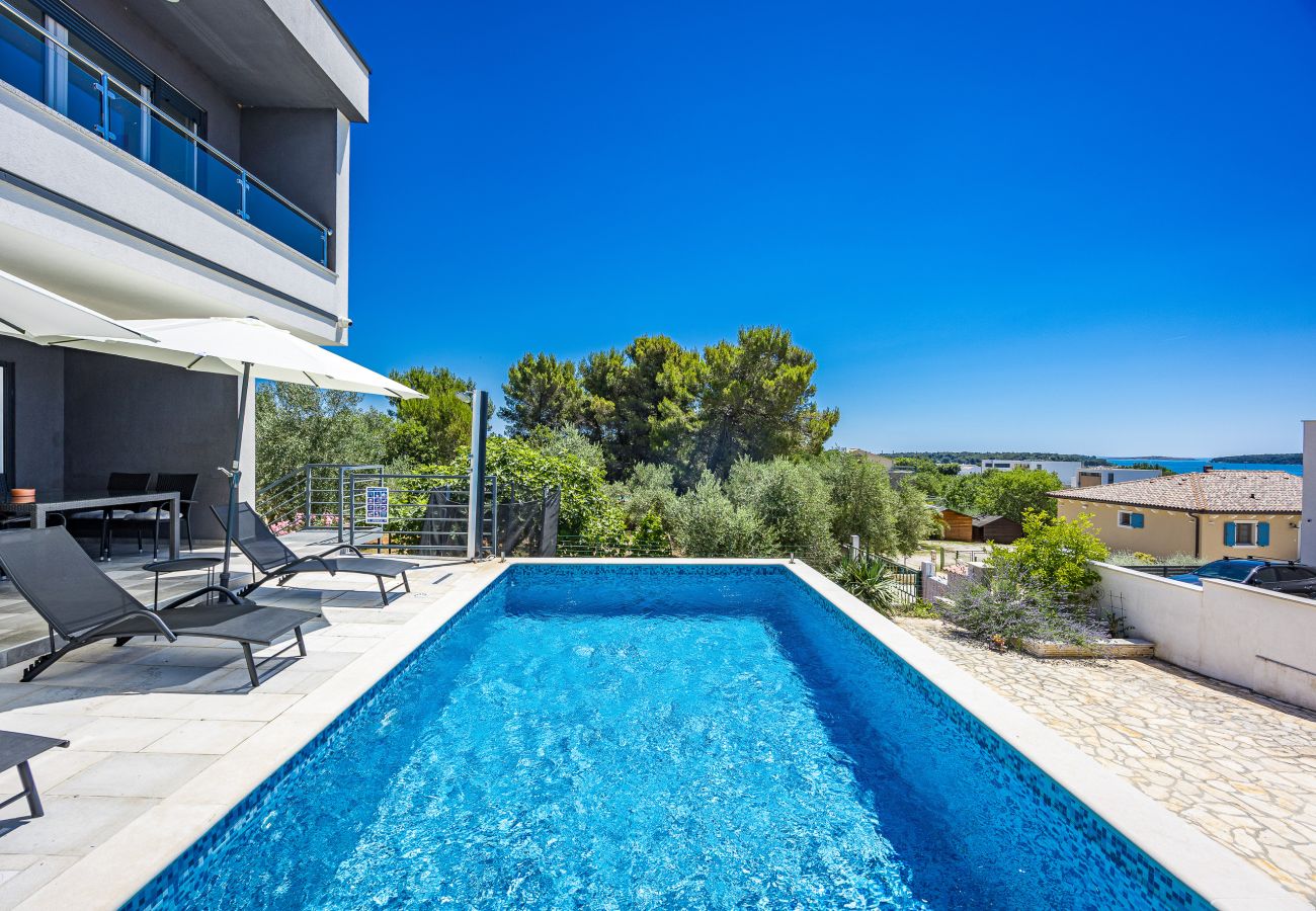 Villa in Pomer - Villa Pura Vida - Privater Pool, Meerblick