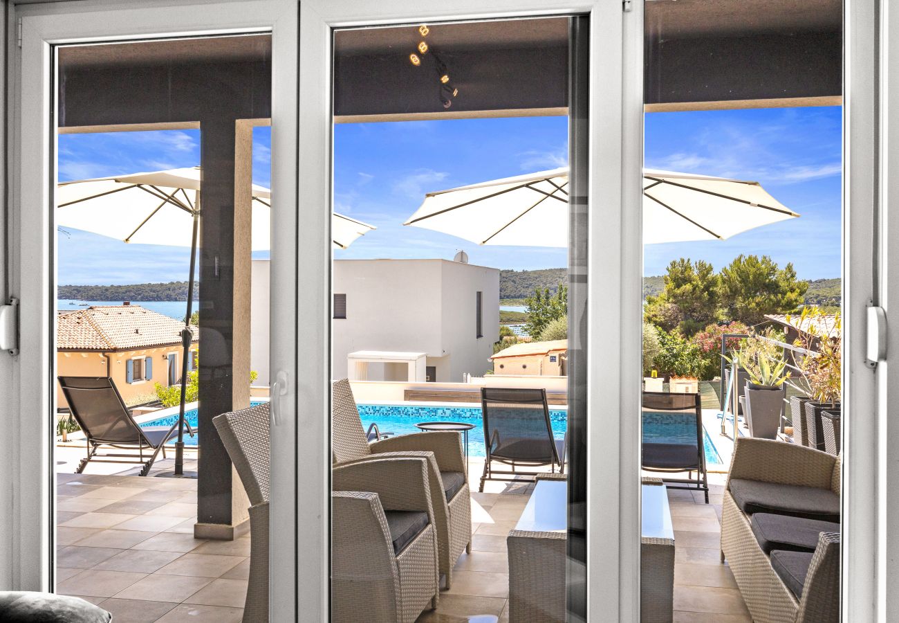 Villa in Pomer - Villa Pura Vida - Privater Pool, Meerblick