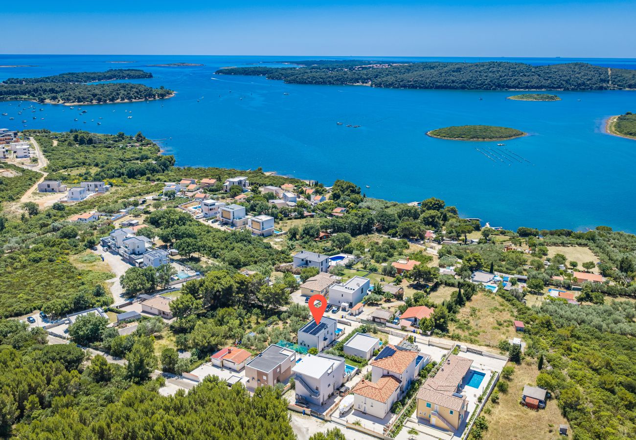 Villa in Pomer - Villa Pura Vida - Privater Pool, Meerblick