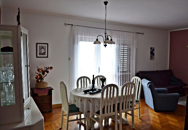 Ferienwohnung in Stepcici - Apartment Ulika - Privater Pool, Bergblick Ferienwohnung in Stepcici - Apartment Ulika - Privater Pool, Bergblick