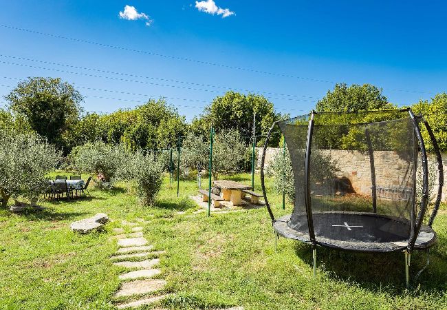 Ferienhaus in Pula -  Charmantes Ferienhaus Pina mit privatem Pool Ferienhaus in Pula -  Charmantes Ferienhaus Pina mit privatem Pool