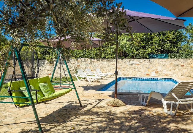 Ferienhaus in Pula -  Charmantes Ferienhaus Pina mit privatem Pool Ferienhaus in Pula -  Charmantes Ferienhaus Pina mit privatem Pool