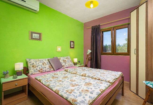 Ferienhaus in Pula -  Charmantes Ferienhaus Pina mit privatem Pool Ferienhaus in Pula -  Charmantes Ferienhaus Pina mit privatem Pool