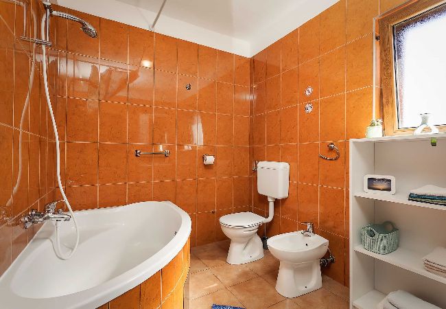 Ferienhaus in Pula -  Charmantes Ferienhaus Pina mit privatem Pool Ferienhaus in Pula -  Charmantes Ferienhaus Pina mit privatem Pool