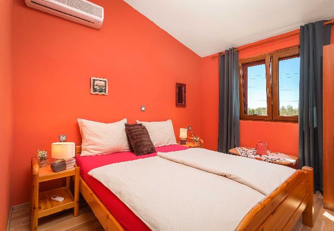 Ferienhaus in Pula -  Charmantes Ferienhaus Pina mit privatem Pool Ferienhaus in Pula -  Charmantes Ferienhaus Pina mit privatem Pool