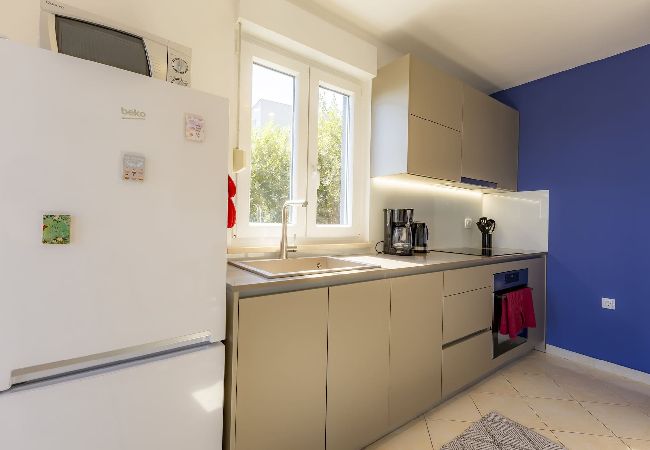 Ferienwohnung in Sveta Marina - Rotes Haus Sv. Marina - Apartment mit Meerblick 2 Ferienwohnung in Sveta Marina - Rotes Haus Sv. Marina - Apartment mit Meerblick 2