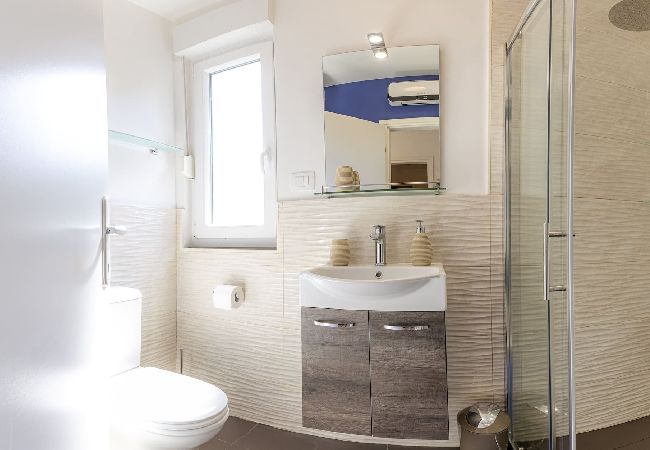 Ferienwohnung in Sveta Marina - Rotes Haus Sv. Marina - Apartment mit Meerblick 2 Ferienwohnung in Sveta Marina - Rotes Haus Sv. Marina - Apartment mit Meerblick 2