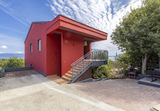 Ferienwohnung in Sveta Marina - Rotes Haus Sv. Marina - Apartment mit Meerblick 2 Ferienwohnung in Sveta Marina - Rotes Haus Sv. Marina - Apartment mit Meerblick 2