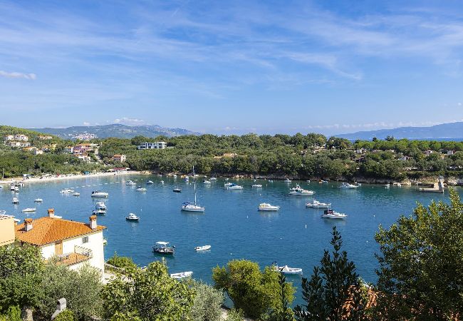 Ferienwohnung in Sveta Marina - Rotes Haus Sv. Marina - Apartment mit Meerblick 2 Ferienwohnung in Sveta Marina - Rotes Haus Sv. Marina - Apartment mit Meerblick 2
