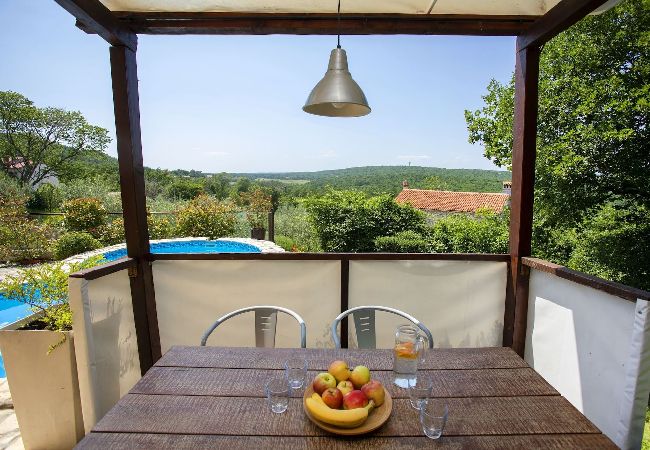 Ferienhaus in Ripenda Verbanci -  Familienlandhaus mit Pool - Casa Deborah Ferienhaus in Ripenda Verbanci -  Familienlandhaus mit Pool - Casa Deborah