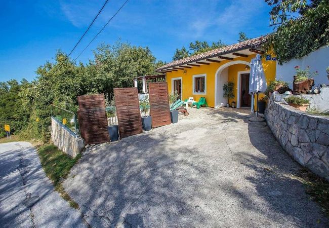 Ferienhaus in Ripenda Verbanci -  Familienlandhaus mit Pool - Casa Deborah Ferienhaus in Ripenda Verbanci -  Familienlandhaus mit Pool - Casa Deborah