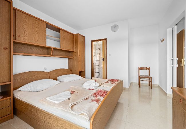 Ferienwohnung in Rab - Meerblick und Bootsliegeplatz - Jurica (Petra) Ferienwohnung in Rab - Meerblick und Bootsliegeplatz - Jurica (Petra)