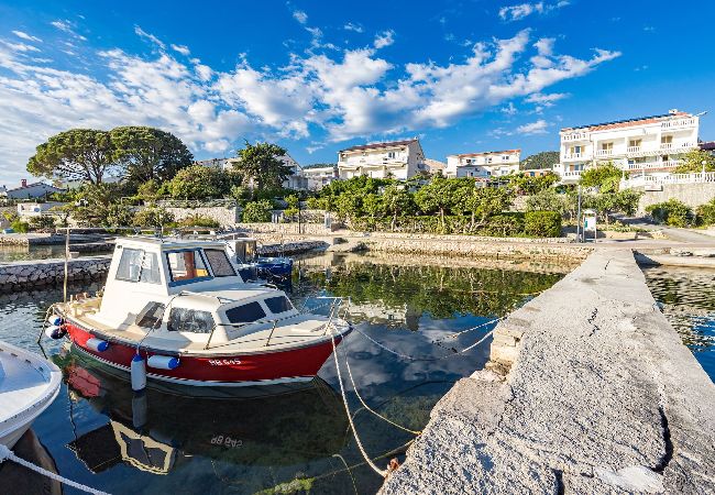 Ferienwohnung in Rab - Meerblick und Bootsliegeplatz - Jurica (Petra) Ferienwohnung in Rab - Meerblick und Bootsliegeplatz - Jurica (Petra)